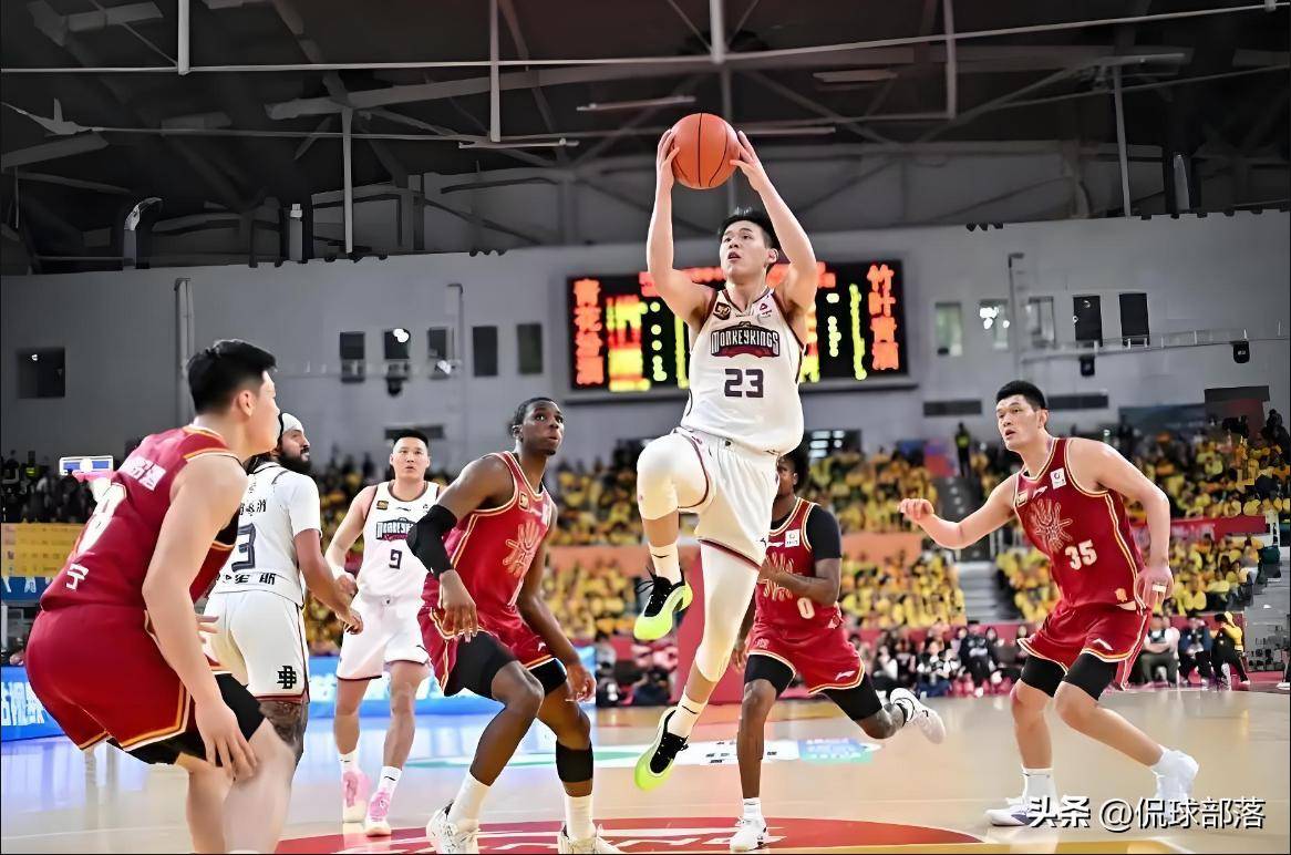 -关于国际比赛日山东男篮调整名单以备CBA常规赛，内部沟通环节打磨，压力陡增，数据趋势出现新变化的信息