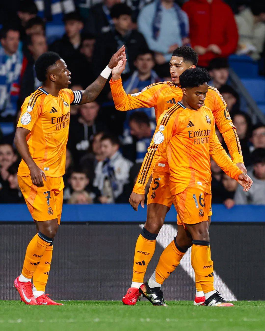 kaiyun-国王杯倒计时，洛杉矶湖人冲刺阶段远射贴柱，细节引发关注，信心回归，更衣室氛围转暖的简单介绍